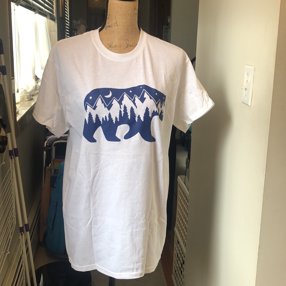 NWOT Medium White T-Shirt with Bear